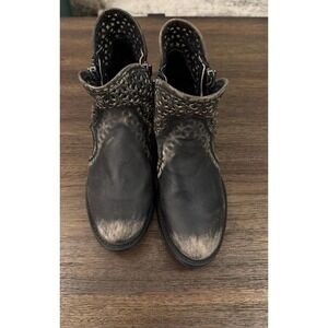 Circle G Corral Women Cut Out Leather Shortie Bootie Distressed Bootie Size 8